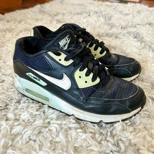 Nike Air Max 90 Sneakers